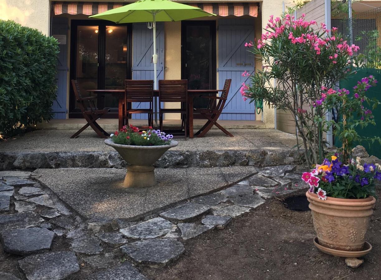 T2 Rez De Jardin 300M Plage De Beaucours Sanary Sur Mer Dış mekan fotoğraf